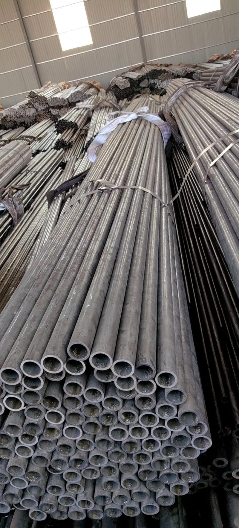 任丘市西環(huán)五金鋼材市場,勝強無縫鋼管.大型激光切割加工,大型